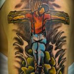 фото тату Распятие 01.05.2019 №070 - crucifix tattoo - tattoo-photo.ru