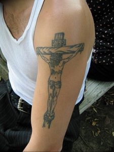 фото тату Распятие 01.05.2019 №085 - crucifix tattoo - tattoo-photo.ru