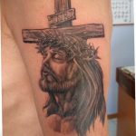 фото тату Распятие 01.05.2019 №087 - crucifix tattoo - tattoo-photo.ru