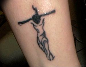 фото тату Распятие 01.05.2019 №094 - crucifix tattoo - tattoo-photo.ru