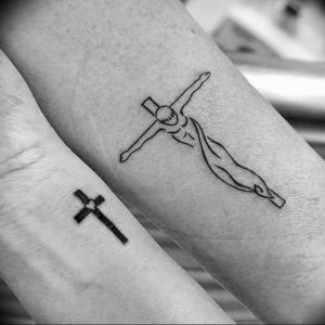 фото тату Распятие 01.05.2019 №099 - crucifix tattoo - tattoo-photo.ru