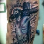 фото тату Распятие 01.05.2019 №120 - crucifix tattoo - tattoo-photo.ru
