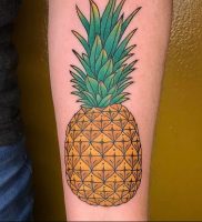 фото тату ананас 24.04.2019 №009 — tattoo pineapple — tattoo-photo.ru