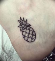 фото тату ананас 24.04.2019 №013 — tattoo pineapple — tattoo-photo.ru