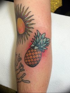 фото тату ананас 24.04.2019 №033 - tattoo pineapple - tattoo-photo.ru