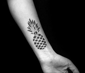 фото тату ананас 24.04.2019 №037 - tattoo pineapple - tattoo-photo.ru