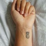 фото тату ананас 24.04.2019 №041 - tattoo pineapple - tattoo-photo.ru