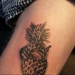 фото тату ананас 24.04.2019 №042 - tattoo pineapple - tattoo-photo.ru