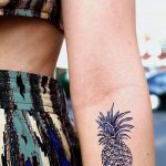 фото тату ананас 24.04.2019 №044 - tattoo pineapple - tattoo-photo.ru