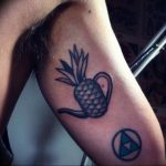 фото тату ананас 24.04.2019 №083 - tattoo pineapple - tattoo-photo.ru