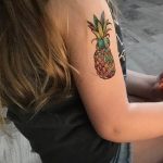 фото тату ананас 24.04.2019 №084 - tattoo pineapple - tattoo-photo.ru