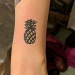 фото тату ананас 24.04.2019 №102 - tattoo pineapple - tattoo-photo.ru