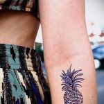 фото тату ананас 24.04.2019 №128 - tattoo pineapple - tattoo-photo.ru