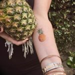 фото тату ананас 24.04.2019 №139 - tattoo pineapple - tattoo-photo.ru