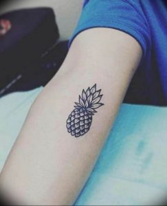 фото тату ананас 24.04.2019 №150 - tattoo pineapple - tattoo-photo.ru