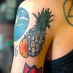 фото тату ананас 24.04.2019 №174 - tattoo pineapple - tattoo-photo.ru