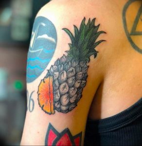 фото тату ананас 24.04.2019 №174 - tattoo pineapple - tattoo-photo.ru