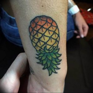 фото тату ананас 24.04.2019 №198 - tattoo pineapple - tattoo-photo.ru