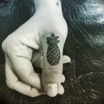 фото тату ананас 24.04.2019 №220 - tattoo pineapple - tattoo-photo.ru