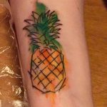 фото тату ананас 24.04.2019 №221 - tattoo pineapple - tattoo-photo.ru