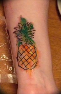 фото тату ананас 24.04.2019 №221 - tattoo pineapple - tattoo-photo.ru