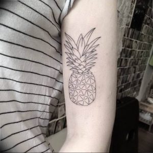 фото тату ананас 24.04.2019 №239 - tattoo pineapple - tattoo-photo.ru
