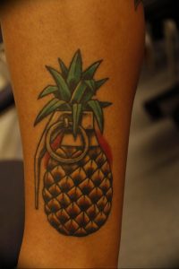 фото тату ананас 24.04.2019 №245 - tattoo pineapple - tattoo-photo.ru