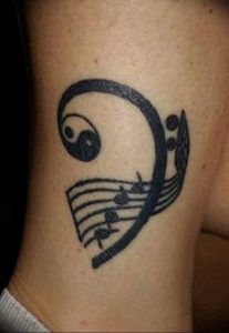 фото тату басовый ключ 01.05.2019 №027 - tattoo bass clef - tattoo-photo.ru
