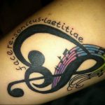 фото тату басовый ключ 01.05.2019 №069 - tattoo bass clef - tattoo-photo.ru