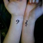 фото тату басовый ключ 01.05.2019 №085 - tattoo bass clef - tattoo-photo.ru