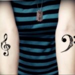 фото тату басовый ключ 01.05.2019 №142 - tattoo bass clef - tattoo-photo.ru