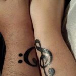 фото тату басовый ключ 01.05.2019 №147 - tattoo bass clef - tattoo-photo.ru