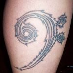 фото тату басовый ключ 01.05.2019 №151 - tattoo bass clef - tattoo-photo.ru