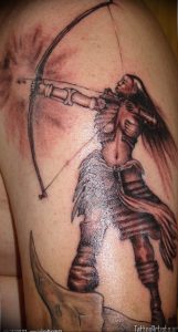 фото тату воин женщина амазонка 17.04.2019 №088 - tattoo woman warrior - tattoo-photo.ru