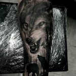 фото тату волчий оскал 01.05.2019 №043 - wolf grin tattoo - tattoo-photo.ru