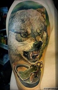 фото тату волчий оскал 01.05.2019 №085 - wolf grin tattoo - tattoo-photo.ru