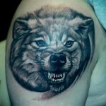 фото тату волчий оскал 01.05.2019 №132 - wolf grin tattoo - tattoo-photo.ru