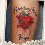 фото тату клубника 10.04.2019 №022 - strawberry tattoo - tattoo-photo.ru