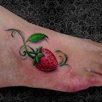 фото тату клубника 10.04.2019 №027 - strawberry tattoo - tattoo-photo.ru