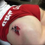 фото тату клубника 10.04.2019 №029 - strawberry tattoo - tattoo-photo.ru