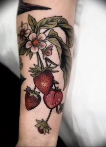 фото тату клубника 10.04.2019 №050 - strawberry tattoo - tattoo-photo.ru