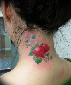 фото тату клубника 10.04.2019 №068 - strawberry tattoo - tattoo-photo.ru