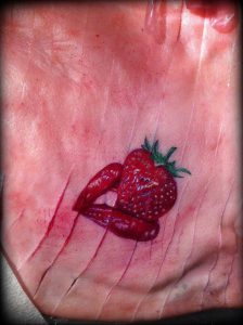 фото тату клубника 10.04.2019 №069 - strawberry tattoo - tattoo-photo.ru