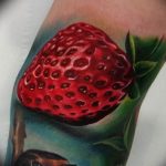 фото тату клубника 10.04.2019 №081 - strawberry tattoo - tattoo-photo.ru