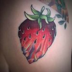 фото тату клубника 10.04.2019 №082 - strawberry tattoo - tattoo-photo.ru