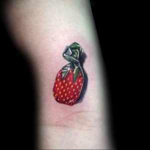 фото тату клубника 10.04.2019 №086 - strawberry tattoo - tattoo-photo.ru