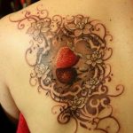 фото тату клубника 10.04.2019 №089 - strawberry tattoo - tattoo-photo.ru