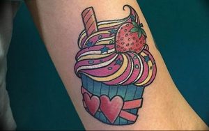 фото тату клубника 10.04.2019 №111 - strawberry tattoo - tattoo-photo.ru