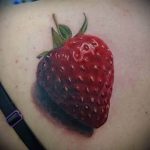 фото тату клубника 10.04.2019 №120 - strawberry tattoo - tattoo-photo.ru