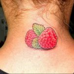 фото тату клубника 10.04.2019 №129 - strawberry tattoo - tattoo-photo.ru